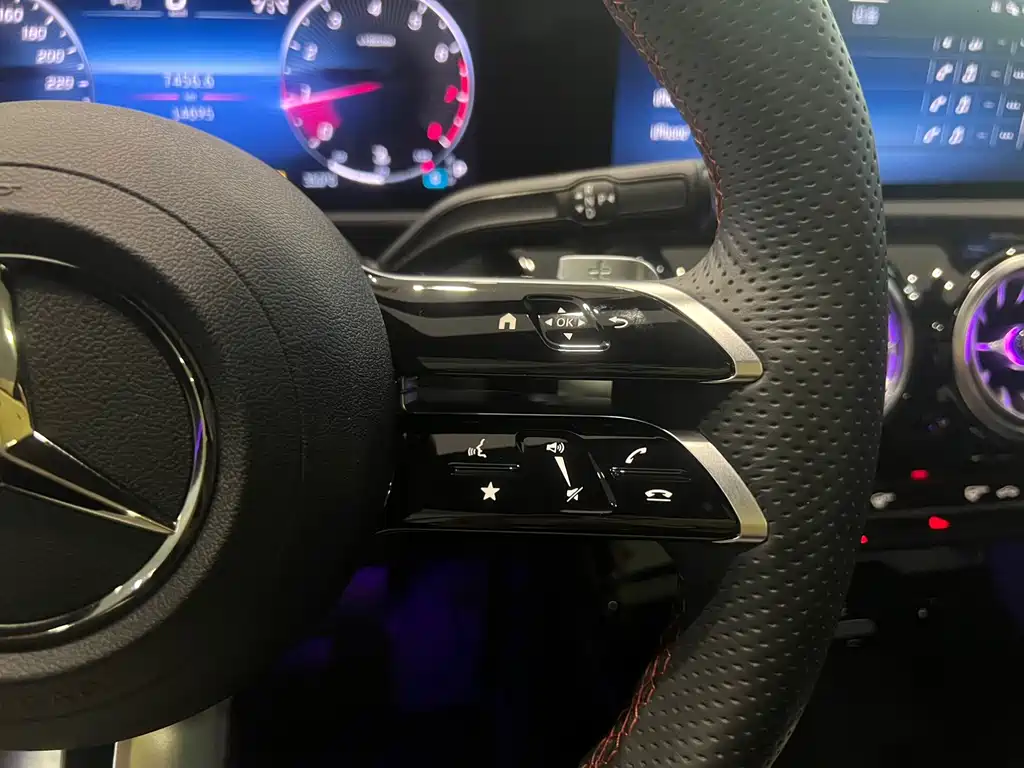 Mercedes-Benz A-Class — миниатюра 16