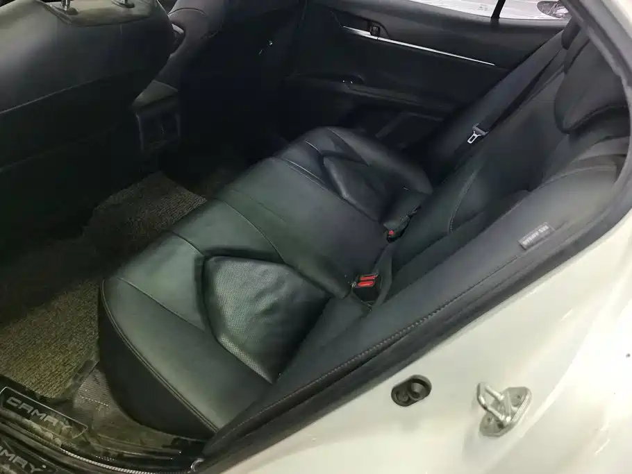 Toyota Camry — миниатюра 11