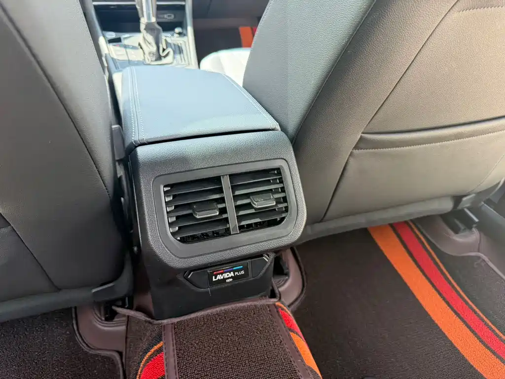 Volkswagen Lavida — миниатюра 21