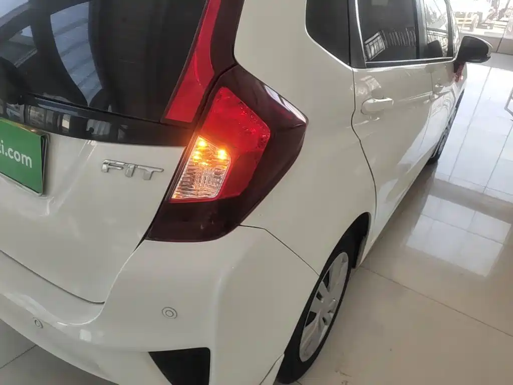 Honda Fit — миниатюра 8