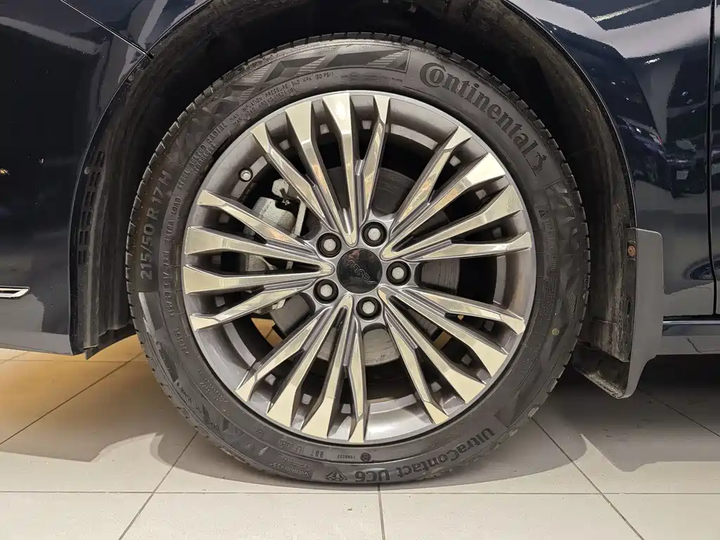 DONGFENG YI HYUN MAX