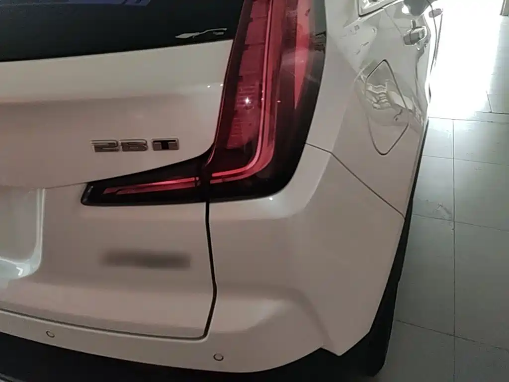 Cadillac XT4 — миниатюра 8