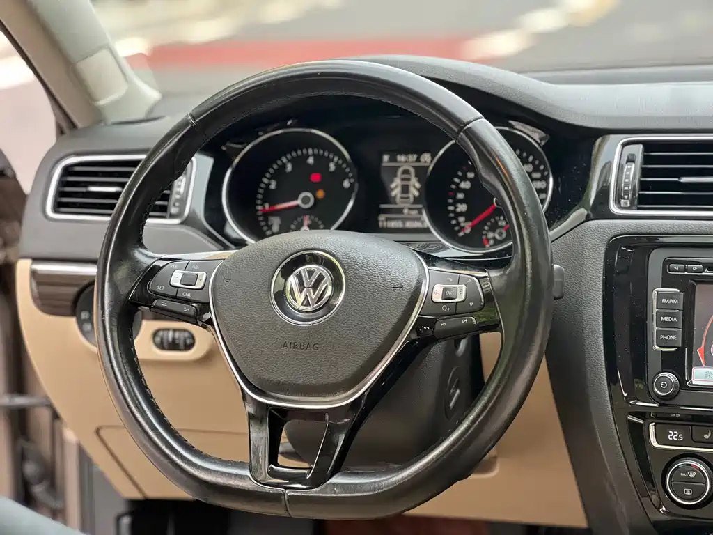 Volkswagen Sagitar — миниатюра 5