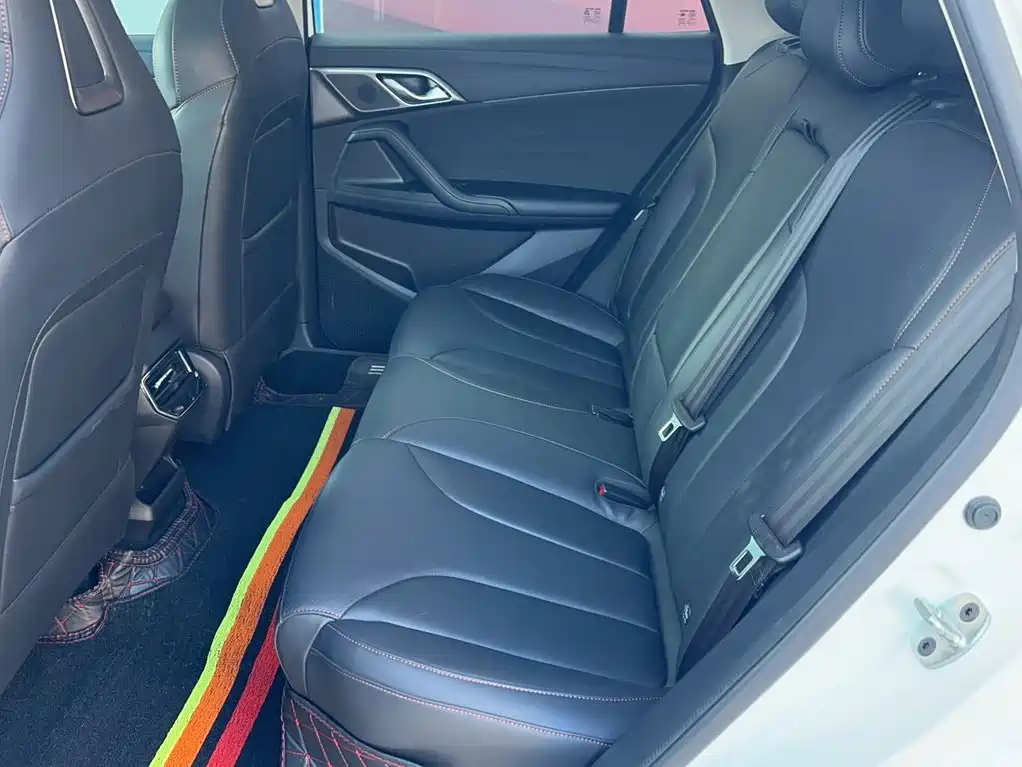 Roewe RX5 — миниатюра 9