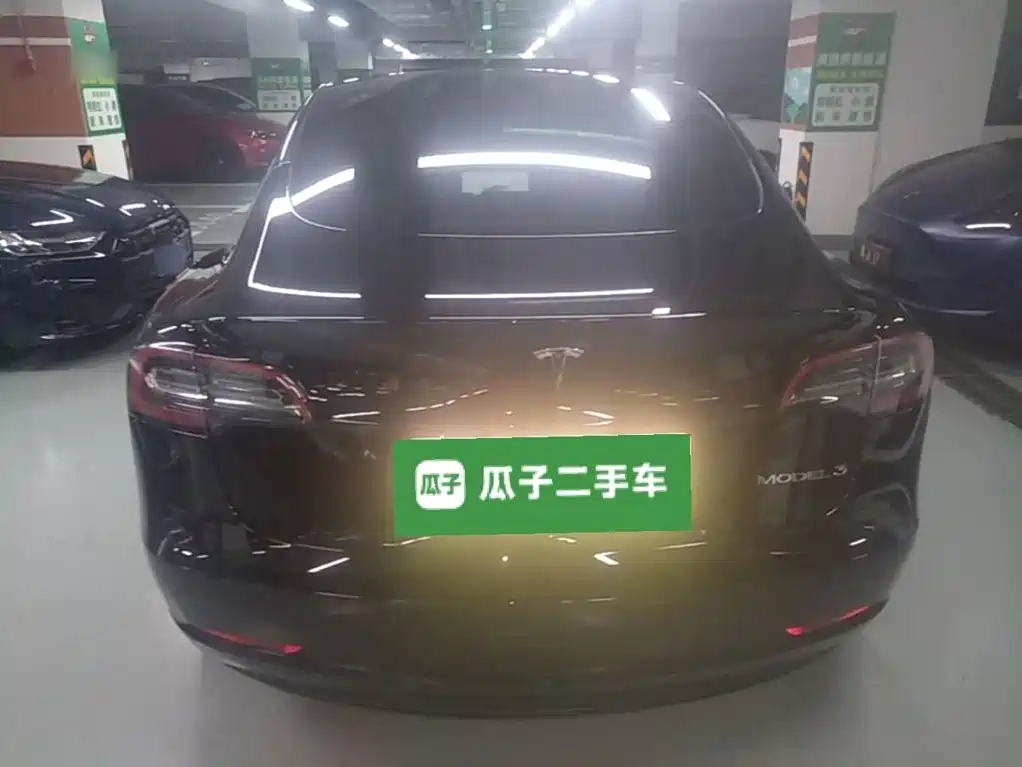 Tesla Model 3 — миниатюра 6