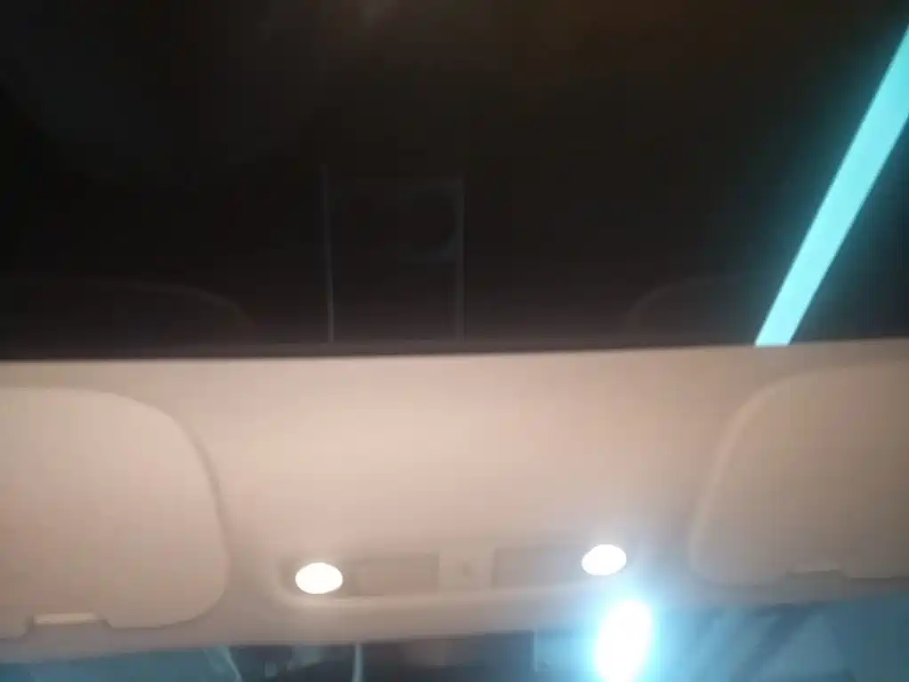 Tesla Model 3 — миниатюра 18