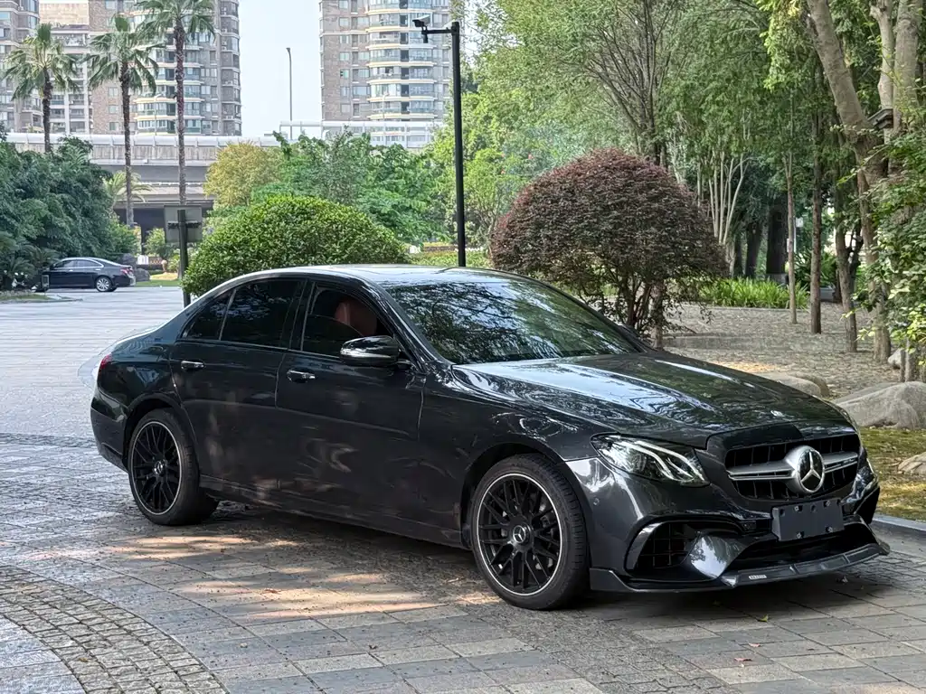 Mercedes-Benz E-Class — миниатюра 5