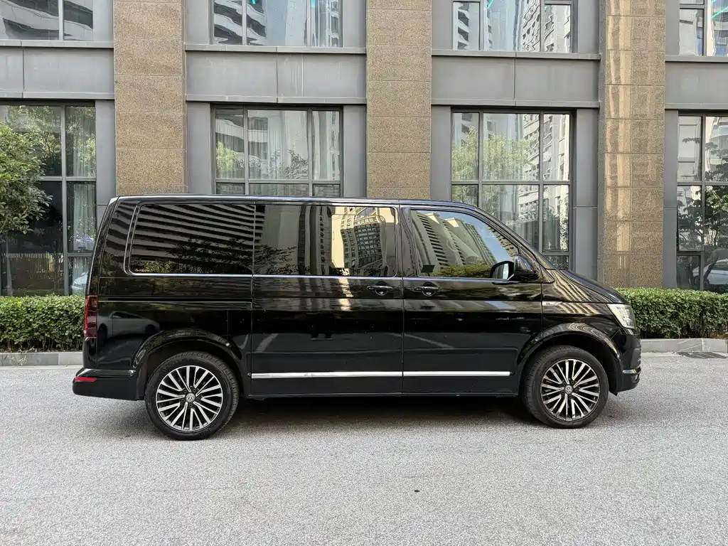 Volkswagen Multivan — миниатюра 5