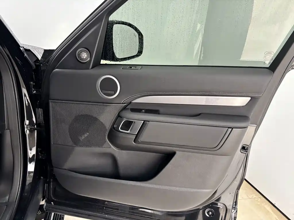 Land Rover Discovery — миниатюра 24