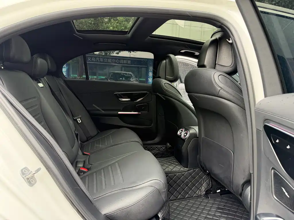 Mercedes-Benz C-Class — миниатюра 10
