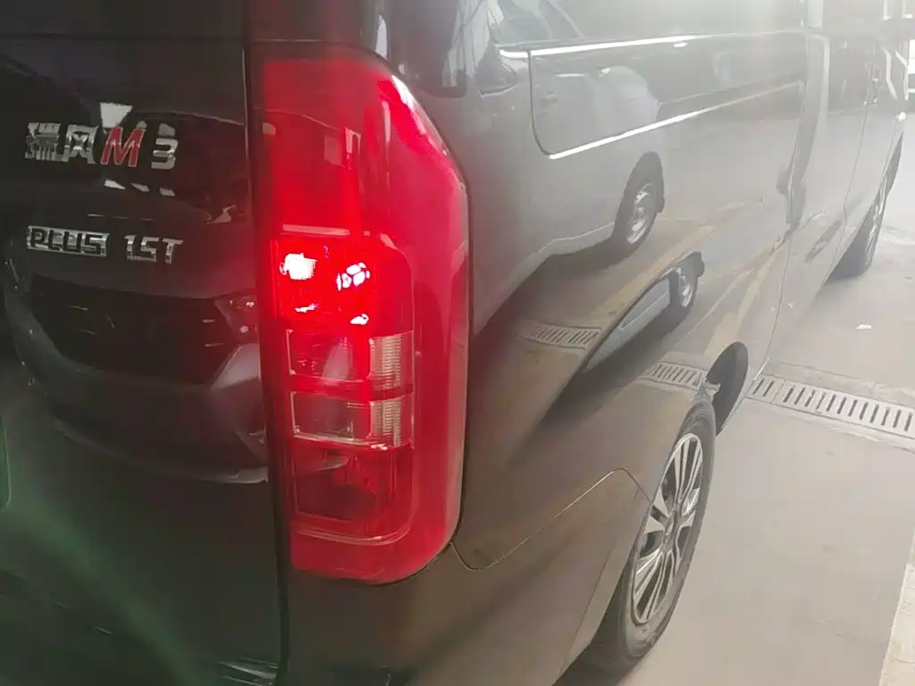 JAC RefineM3 M3 2023 PLUS 1.5T 5/7 мест