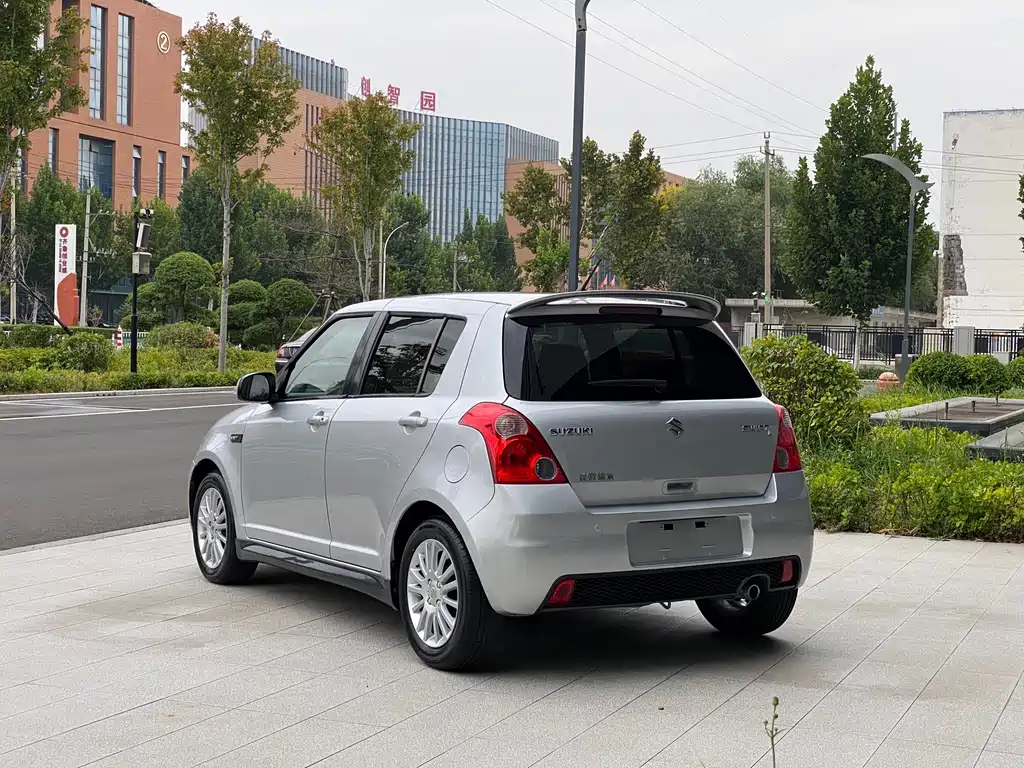 Suzuki Swift — миниатюра 7