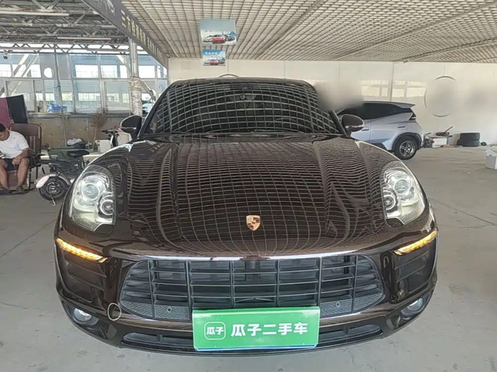 Porsche Macan — миниатюра 3
