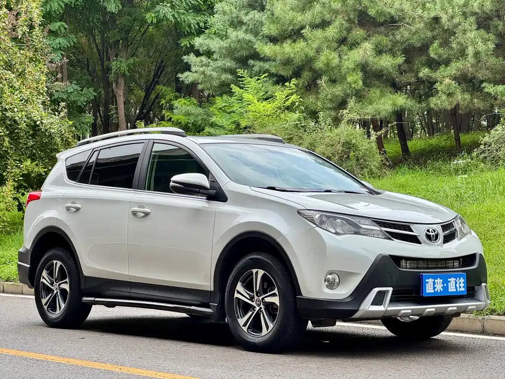 Toyota RAV4 — миниатюра 3