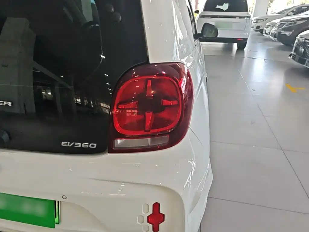 Roewe Clever — миниатюра 8