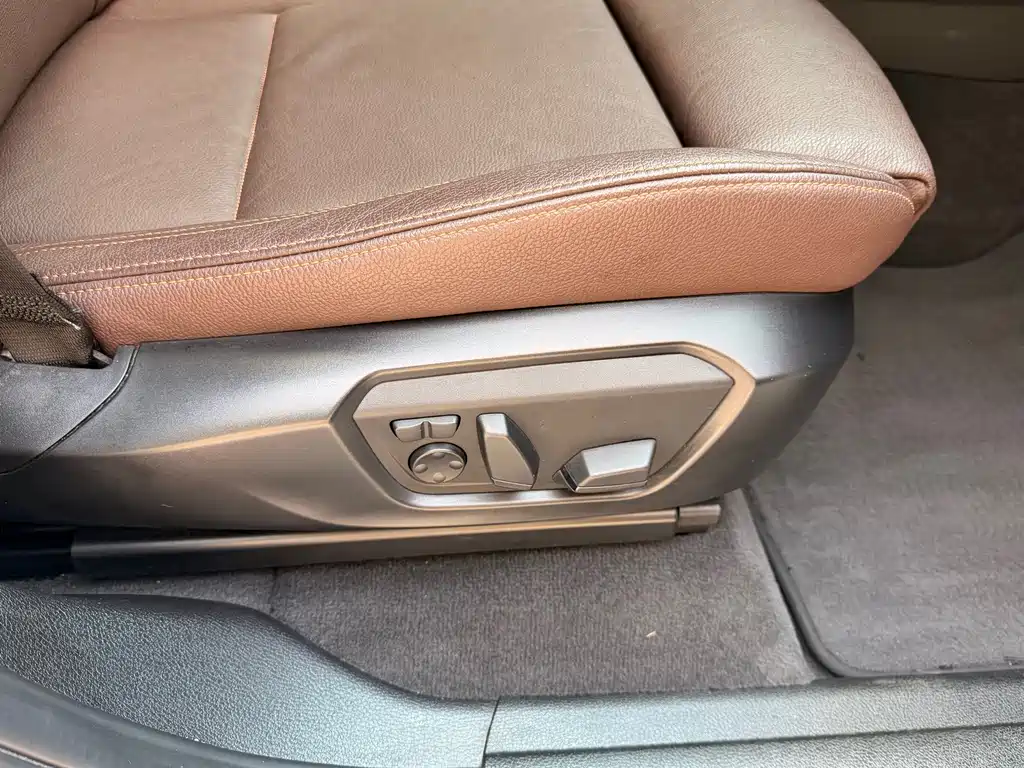 BMW X4 — миниатюра 10