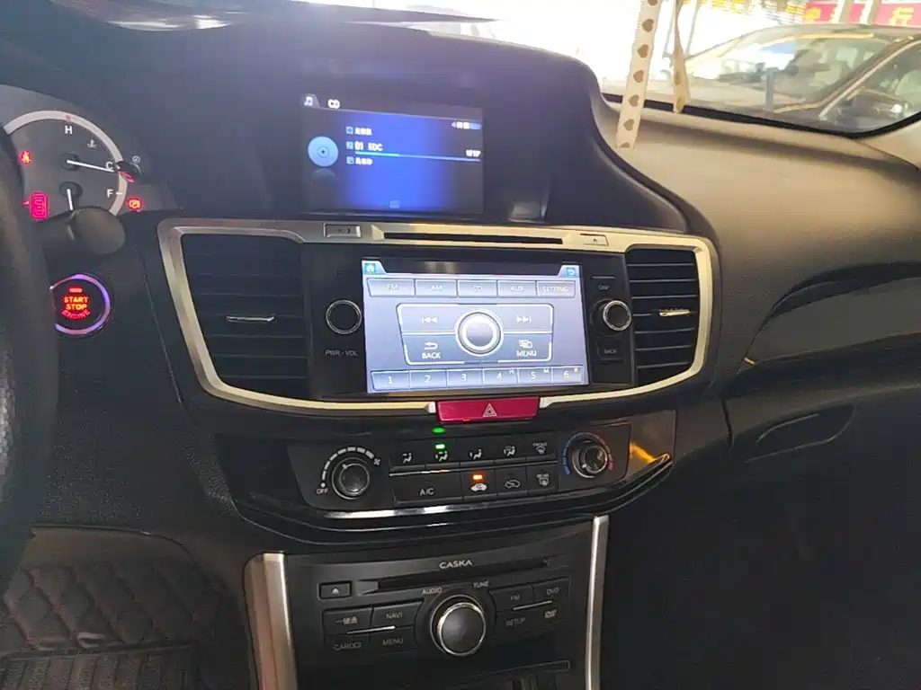 Honda Accord — миниатюра 13