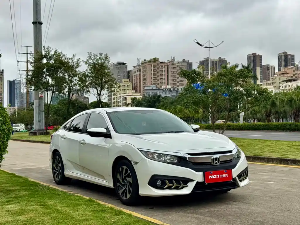 Honda Civic 2016 220TURBO CVT Luxury