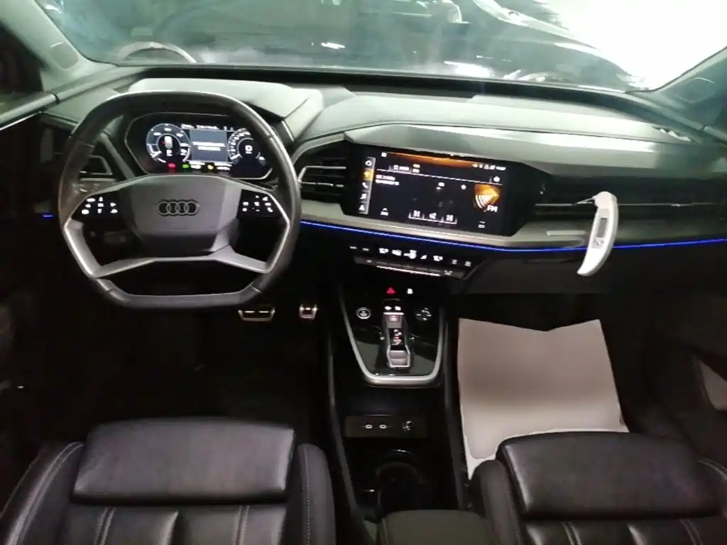 Audi Q4 e-tron — миниатюра 10