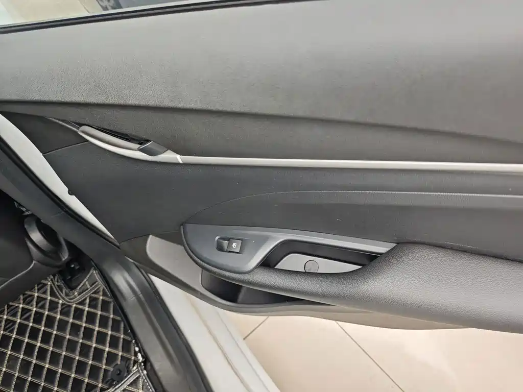 Buick Excelle — миниатюра 9
