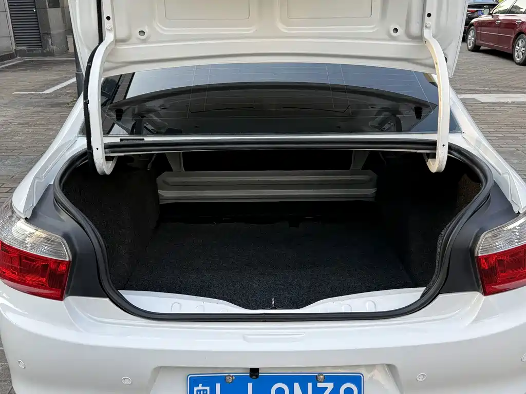 Citroen Elysee — миниатюра 14