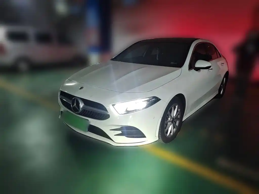奔驰A级 2022款 改款 A 200 L 运动轿车时尚型 2022
