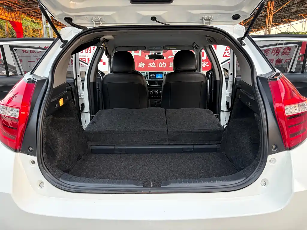 Toyota Yaris L — миниатюра 14