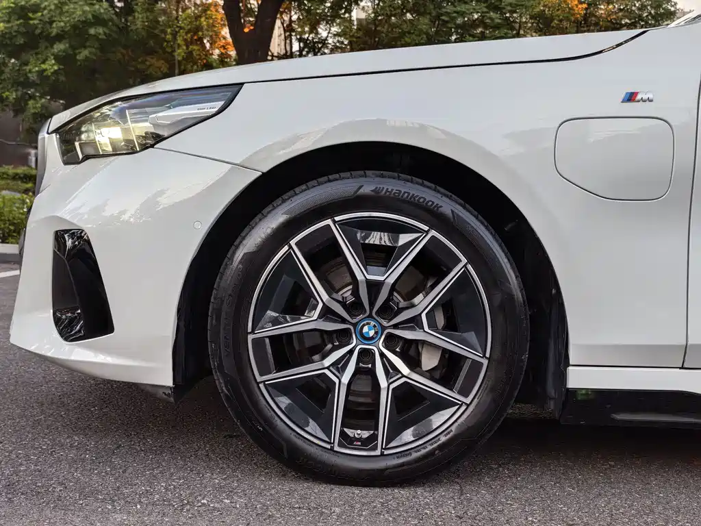 BMW i5 2024 eDrive 35L Premium M Sport