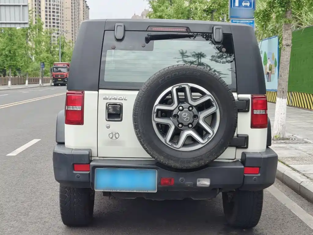 BAIC BJ40 2016 40L 2.3T AT Premium