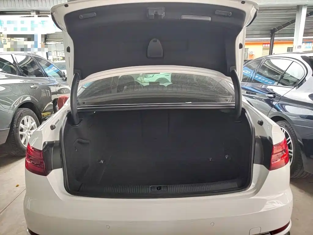 Audi A4L — миниатюра 19