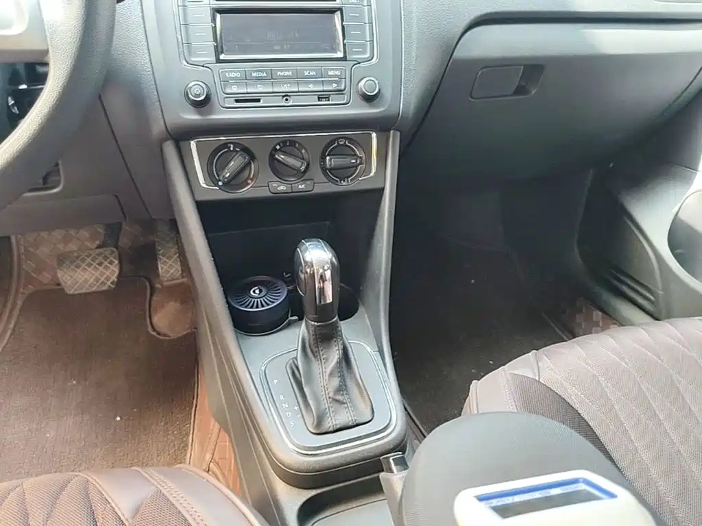 Volkswagen Polo — миниатюра 14