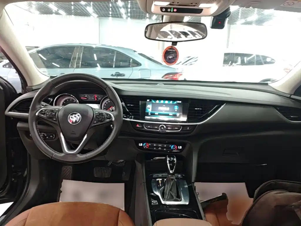 Buick Regal — миниатюра 10