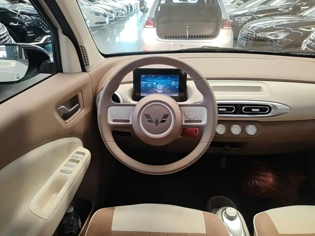 Wuling MINIEV — миниатюра 11