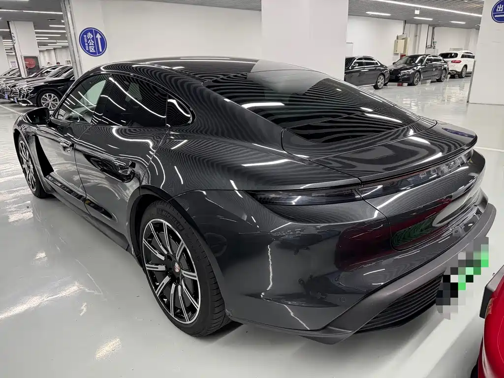 Porsche Taycan — миниатюра 5