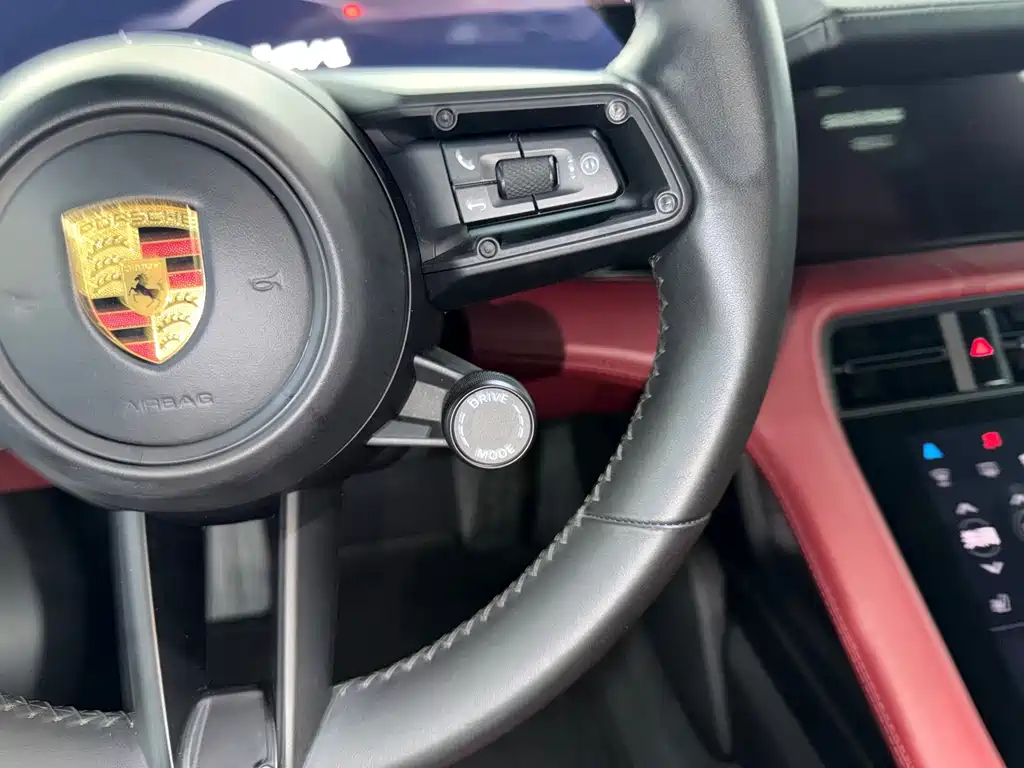 Porsche Taycan — миниатюра 19