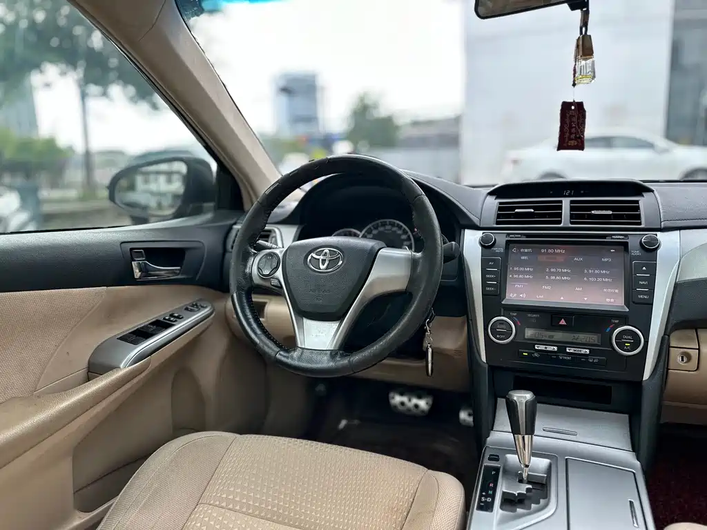Toyota Camry — миниатюра 22