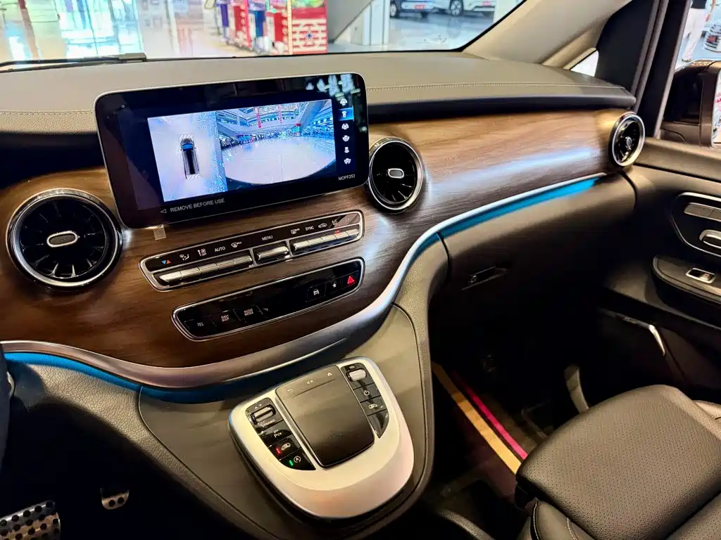 Mercedes-Benz V-Class — миниатюра 8