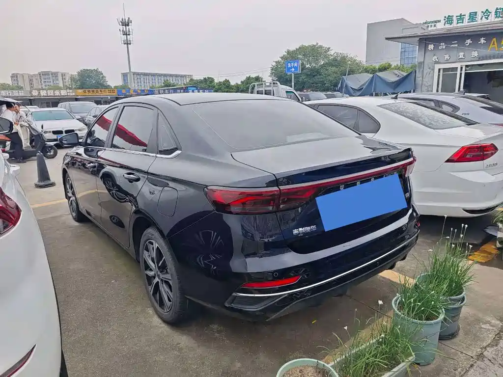 Geely Emgrand — миниатюра 14