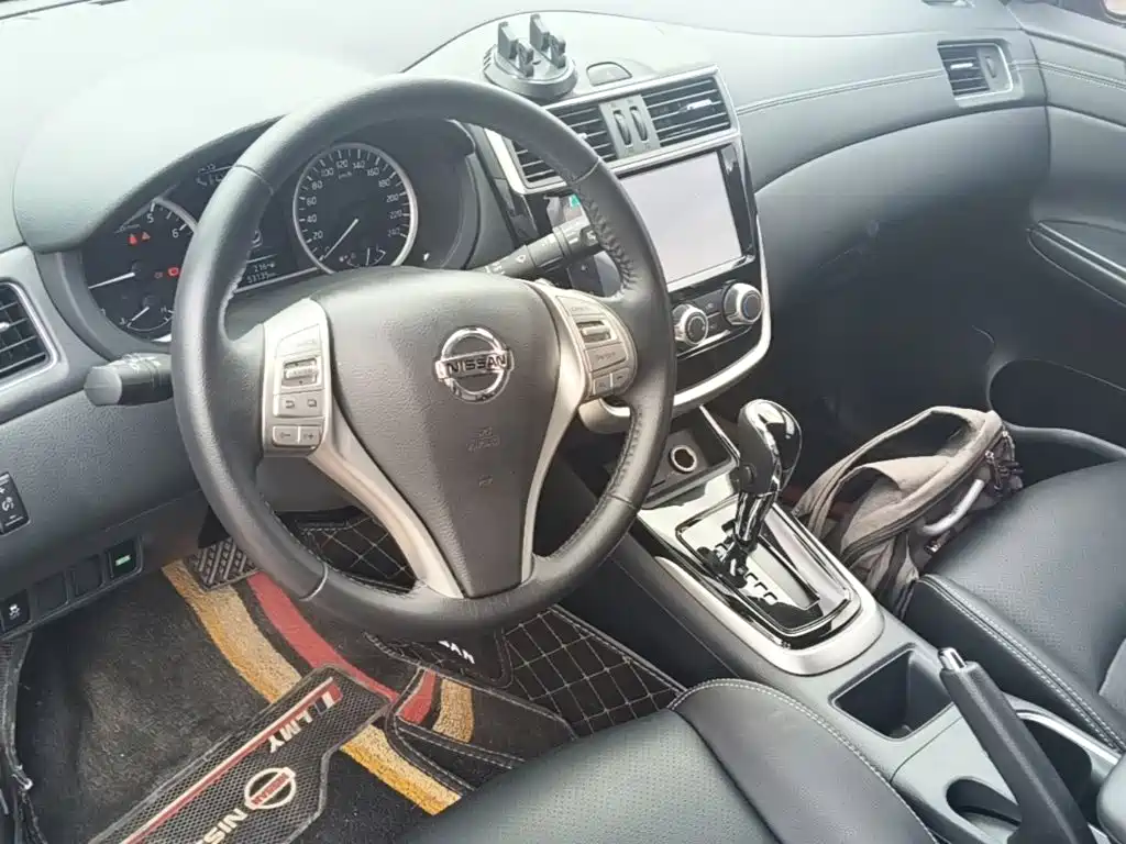 Nissan Tiida — миниатюра 10
