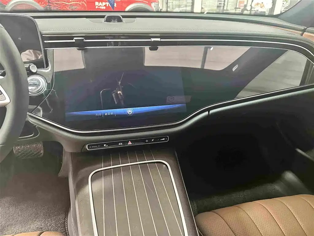 Mercedes-Benz E-Class — миниатюра 8