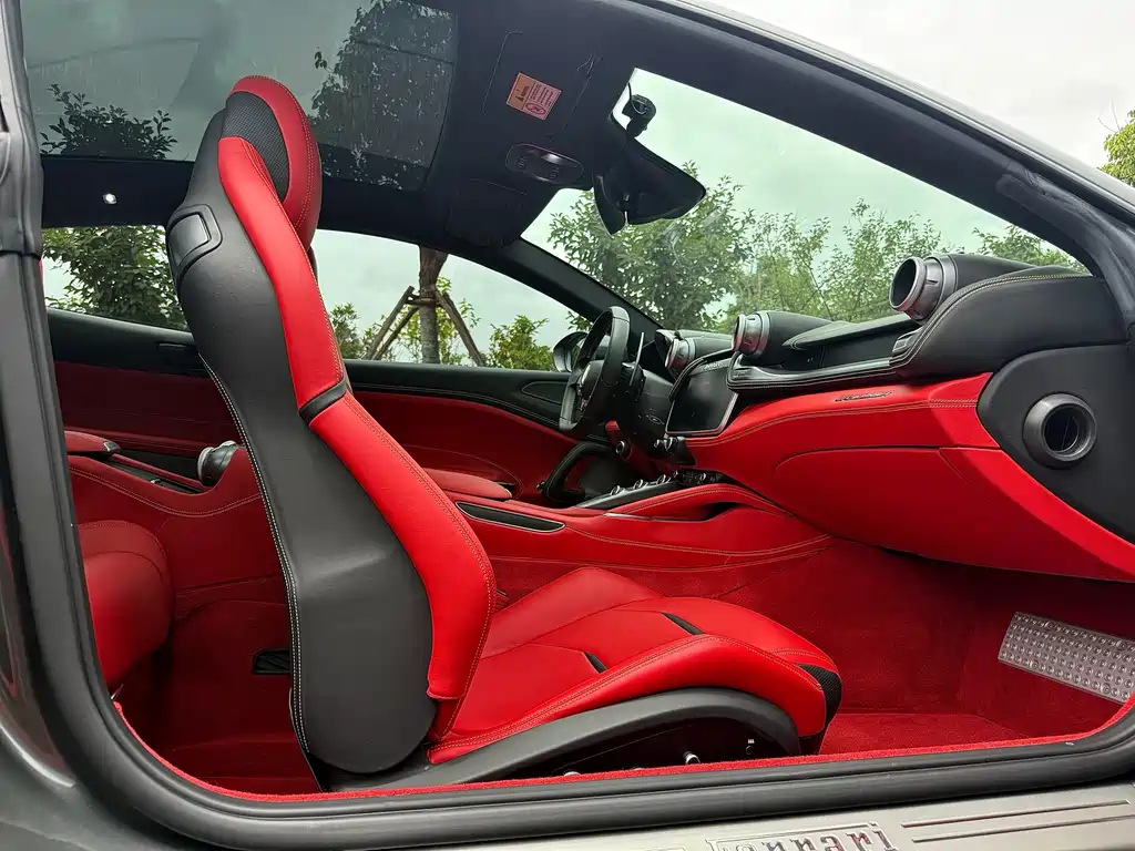 Ferrari GTC4Lusso — миниатюра 12