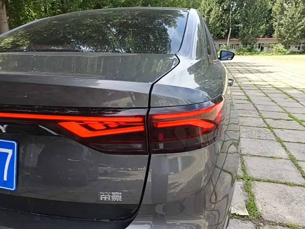 Geely Emgrand 2023 4 Champion 1.5L CVT Luxury