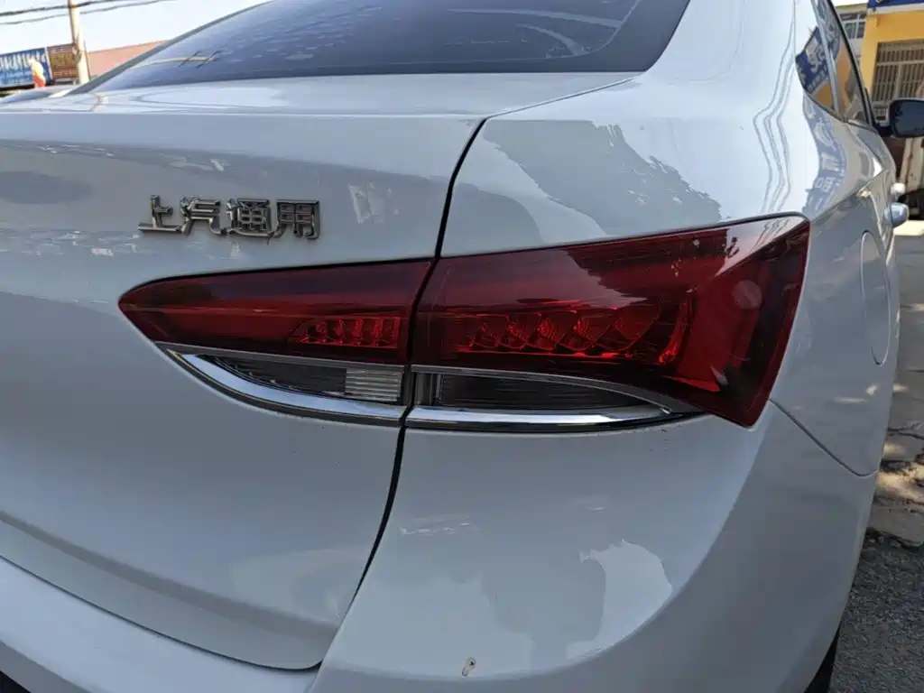 Buick Excelle — миниатюра 8