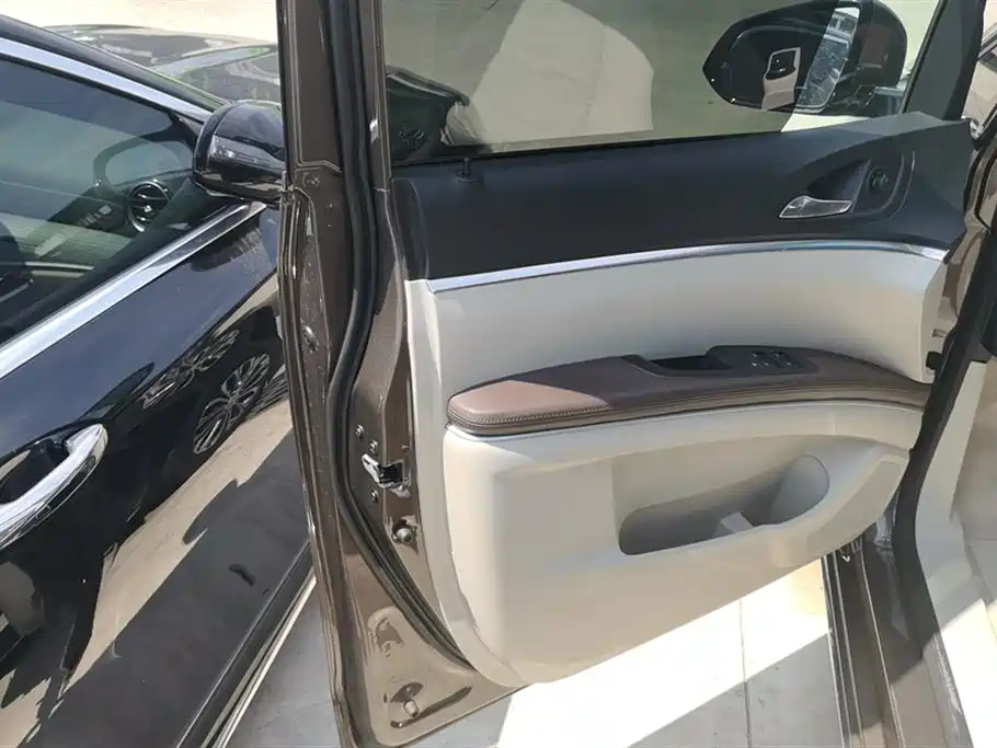Buick GL8 2023 Comfort