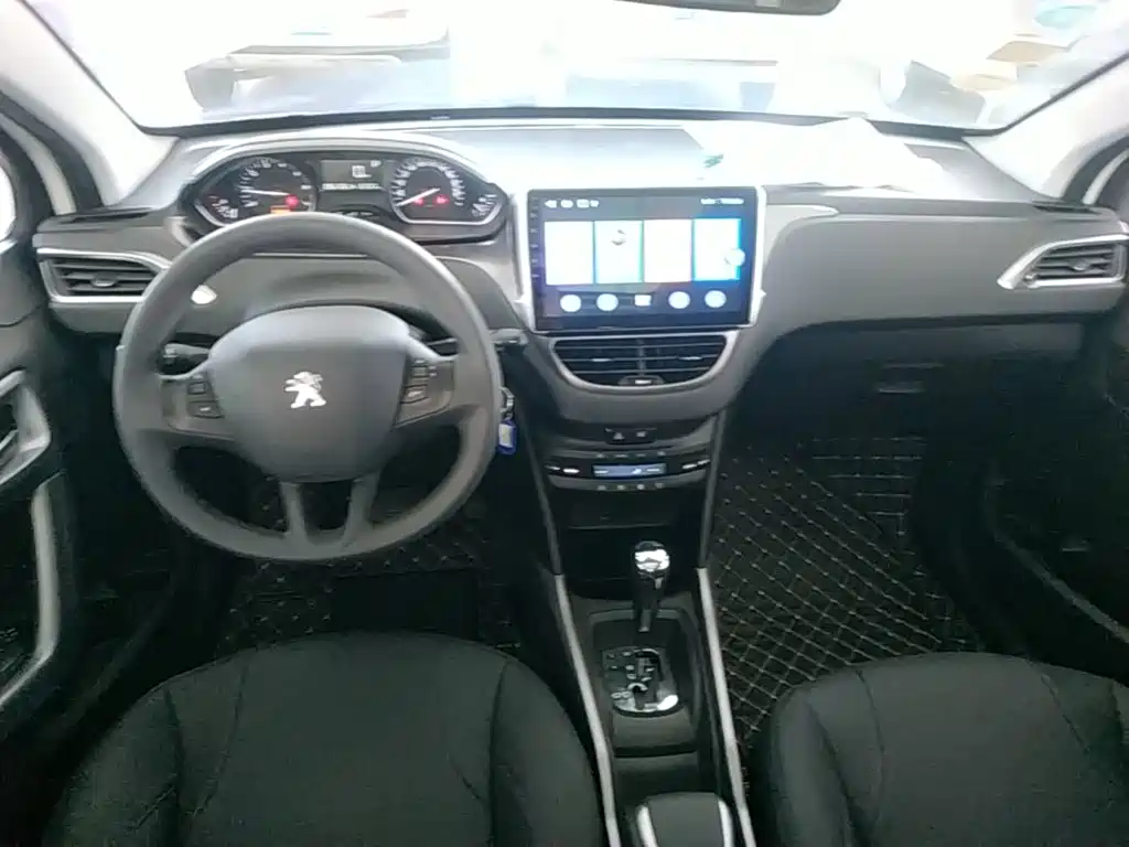 Peugeot 2008 — миниатюра 10
