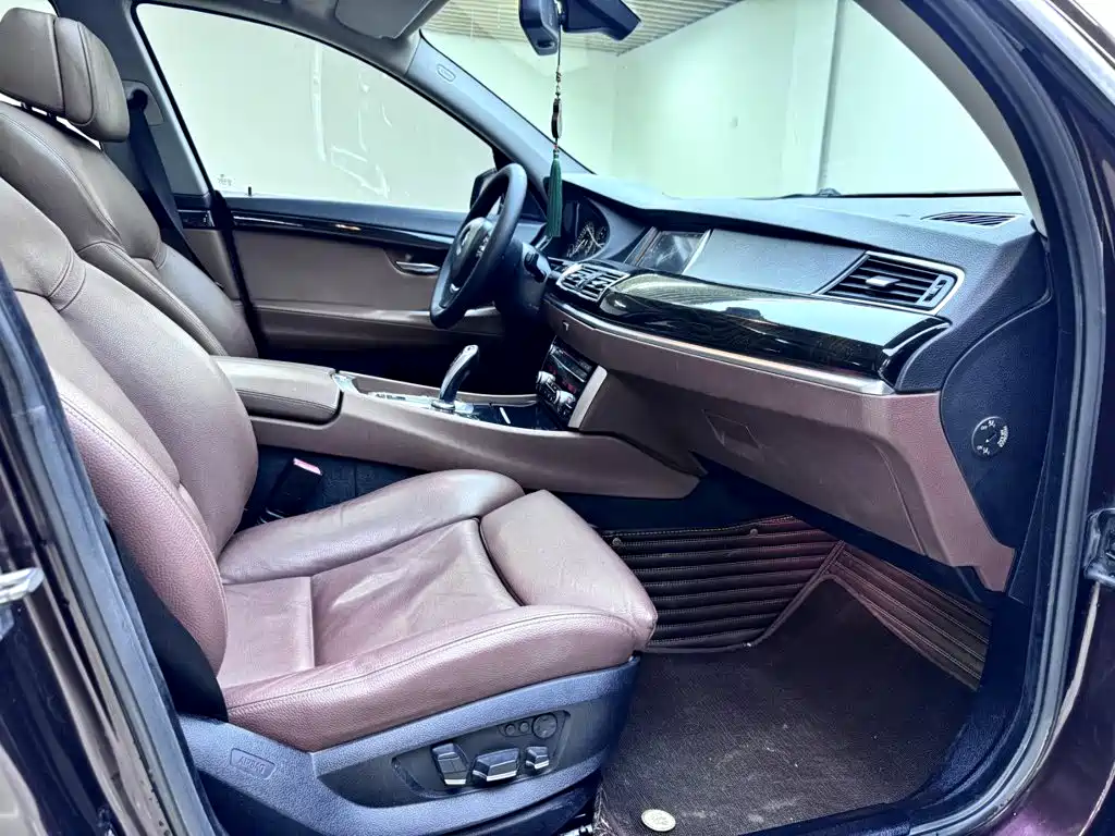 BMW 5 Series GT — миниатюра 11