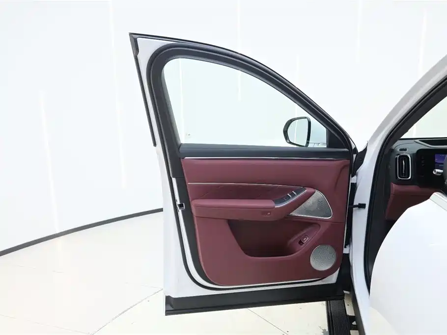 AITO ASK THE WORLD M8