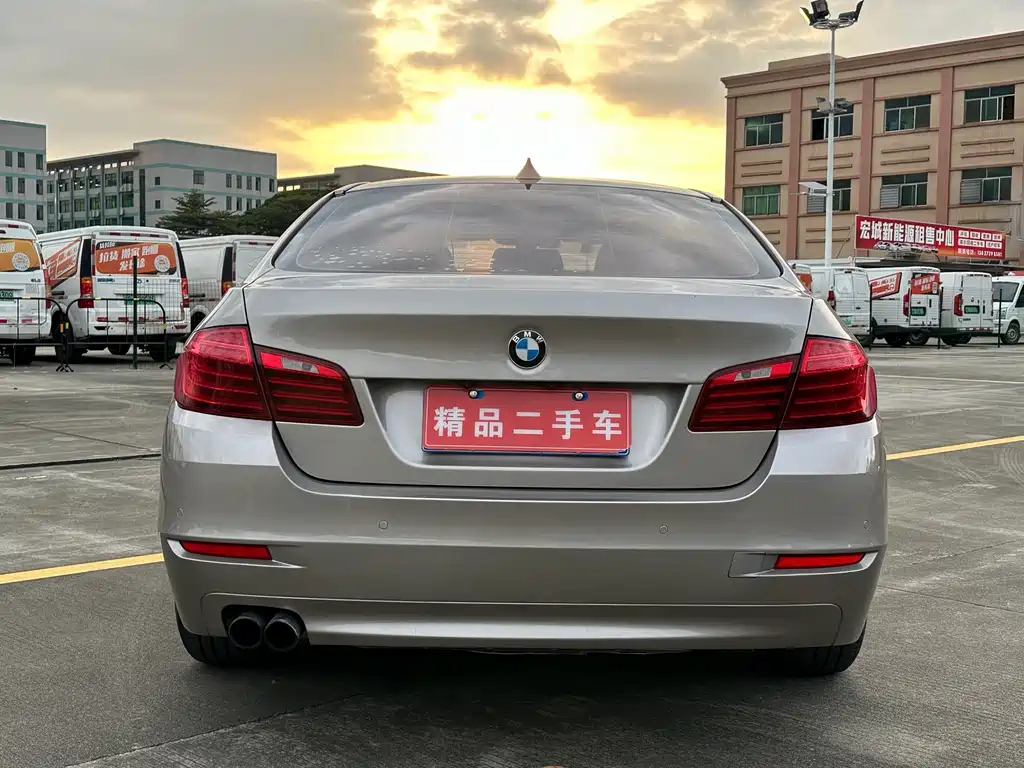 BMW 5 Series — миниатюра 15