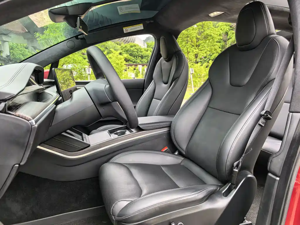Tesla Model X — миниатюра 5
