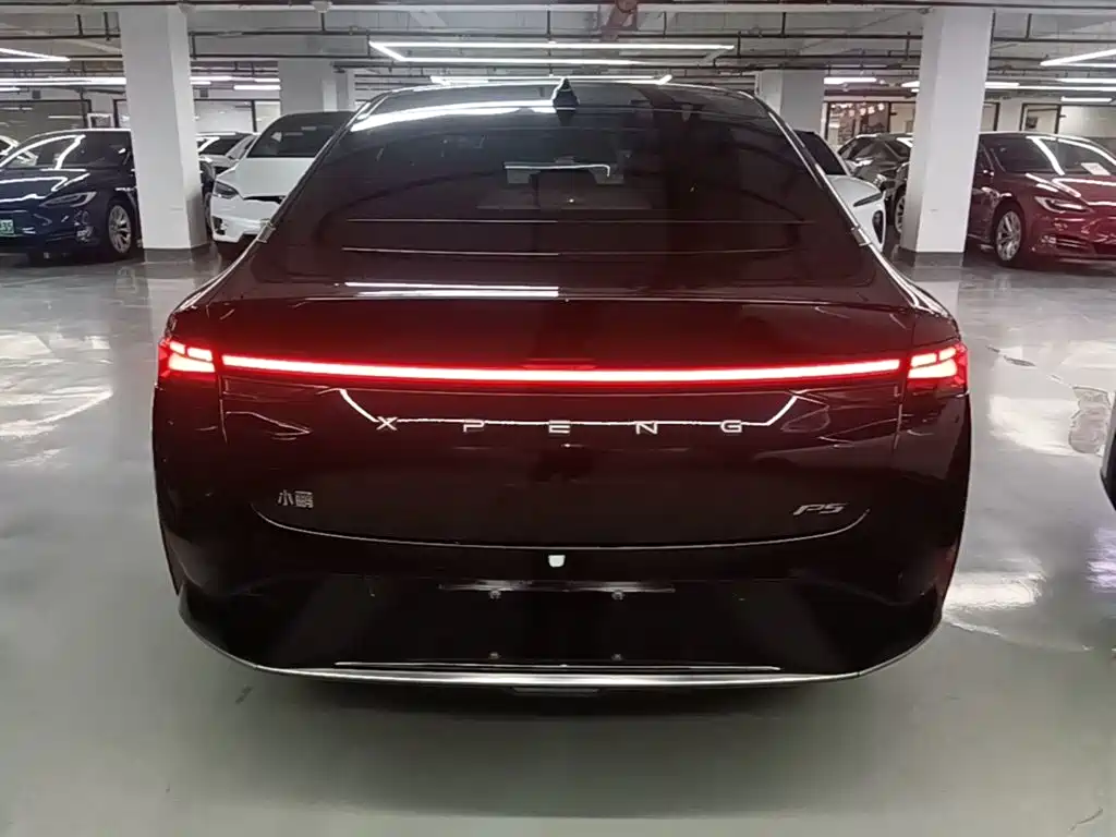 XPeng P5 — миниатюра 6